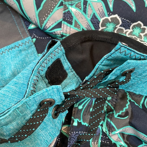 Quicksilver High Line Board Short 31 NWOT. Dry flight Water Repellent Fabric - Picture 8 of 13